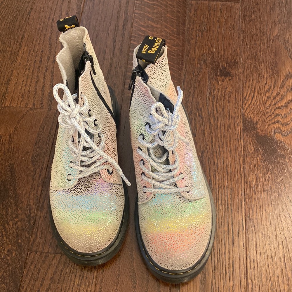 Dr. Marten’s girl’s 1460 Pascal Iridescent Rainbow